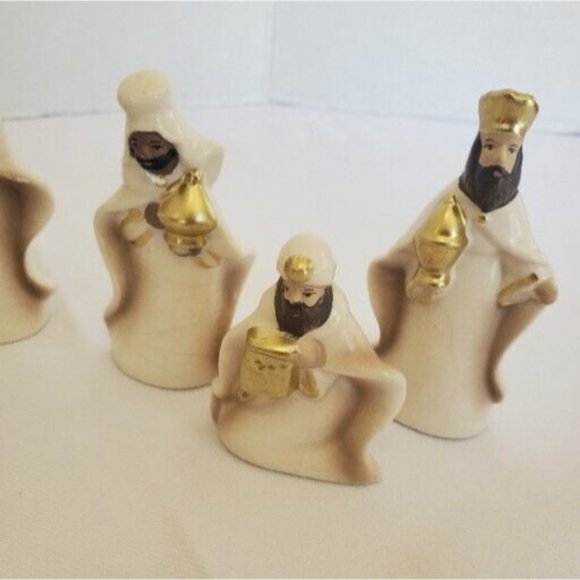 Vintage Porcelain Ten Piece Small Nativity Set White Gold Accents - Picture 6 of 16